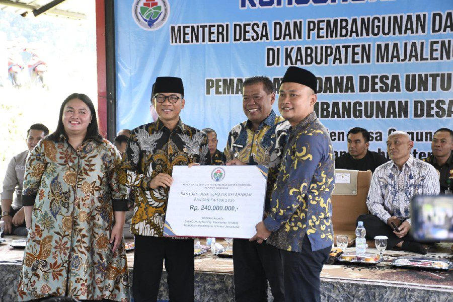Menteri Desa Letakkan Batu Pertama Gedung Koperasi Merah Putih di Majalengka