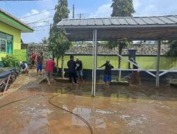 Scout Rescue Kwarcab Majalengka Gercep Bantu Warga yang Terdampak Banjir