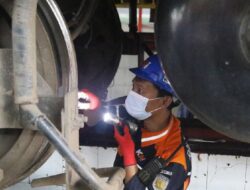 Hadapi Lonjakan Penumpang Lebaran, KAI Cirebon Intensifkan Perawatan Lokomotif dan Kereta