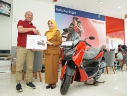 Warga Kuningan Raih Motor NMAX dari Program SIMPATI HOKI Telkomsel