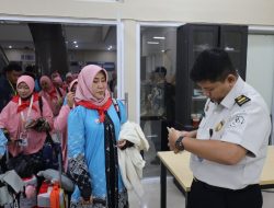 Imigrasi Cirebon Layani Jemaah Haji 2026 Kloter 1 Kertajati