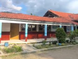 Atap SDN 3 Mirat Ambruk, Bupati Soroti Kualitas Konstruksi