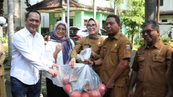 Gerindra DPRD Kota Cirebon Salurkan Bantuan Alat Olahraga untuk Pelajar