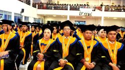 Wisuda ke-77 UGJ Cirebon, 704 Lulusan Siap Bersaing di Era AI