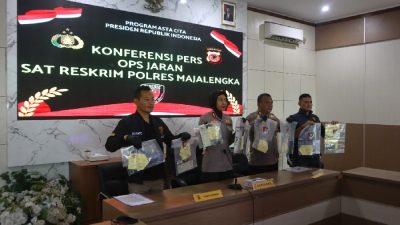 Todong Ibu Rumah Tangga dengan Celurit, Dua Begal Motor Ditangkap Todong Ibu Rumah Tangga dengan Celurit, Dua Begal Motor Ditangkap
