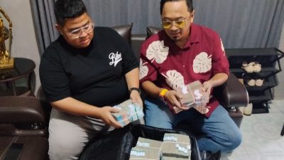 Donasi Rp2,5 Miliar untuk Korban Dugaan Penyekapan Disalurkan Bertahap Donasi Rp2,5 Miliar untuk Korban Dugaan Penyekapan Disalurkan Bertahap