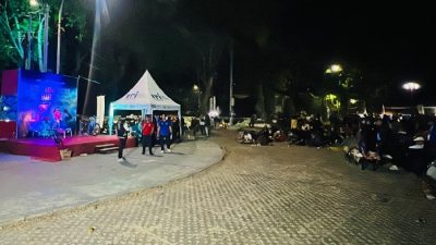 Warga Padati Nobar Final Piala Dunia di Lapangan Kebumen Warga Padati Nobar Final Piala Dunia di Lapangan Kebumen