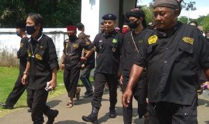 Laskar Macan Ali Pantau Titik Rawan Aksi Debt Collector Cirebon Laskar Macan Ali Pantau Titik Rawan Aksi Debt Collector Cirebon