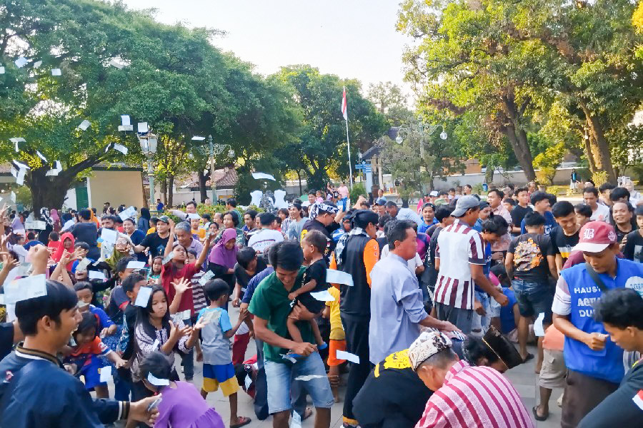 Makna Rebo Wekasan Keraton Kasepuhan Cirebon dan Tradisi Tawurji Makna Rebo Wekasan Keraton Kasepuhan Cirebon dan Tradisi Tawurji