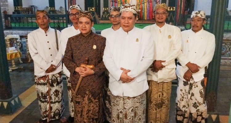 Panjang Jimat Keraton Kasepuhan Cirebon Sarat Makna Kelahiran Nabi