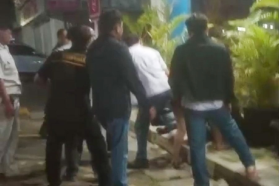 Pengeroyokan di Depan Wahaha Cirebon, Korban Tunggu Kejelasan dari Polisi