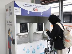 Penumpang Kereta Bisa Isi Air Minum Gratis di Tiga Stasiun