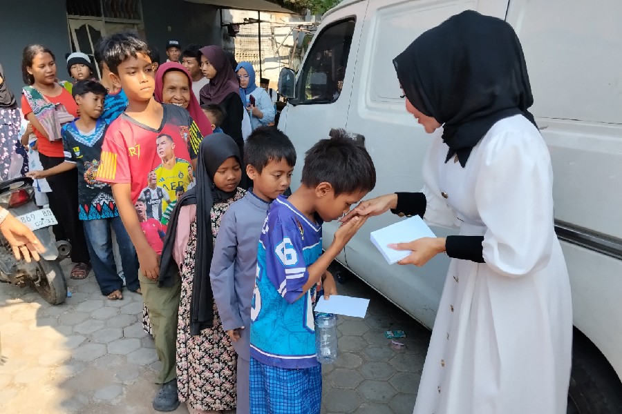 Tasyakuran 28 Tahun PAN, Rinna Suryanti Santuni 100 Anak Yatim