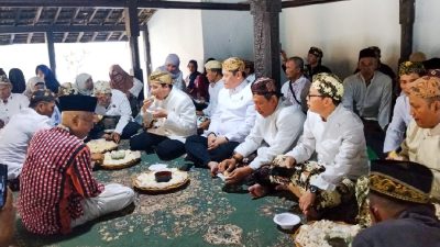 Tradisi Apeman di Keraton Kasepuhan Cirebon Wujud Syukur dan Doa Tradisi Apeman di Keraton Kasepuhan Cirebon Wujud Syukur dan Doa
