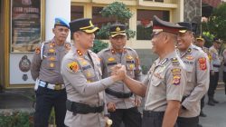 Dua Anggota Polres Cirebon Kota Dapat Kenaikan Pangkat Pengabdian