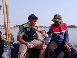 Di Antara Perahu dan Jaring, Klinik Apung Hadir untuk Nelayan