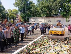 Polres Cirebon Kota Musnahkan Ribuan Miras dan Barang Bukti Narkoba