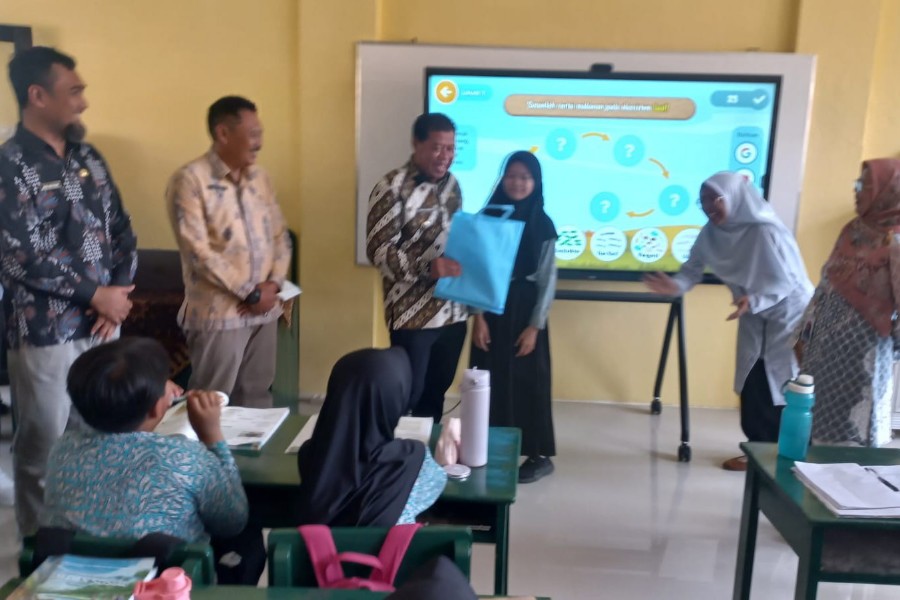 Bupati Majalengka Pastikan Revitalisasi Sekolah Dukung Pembelajaran Interaktif
