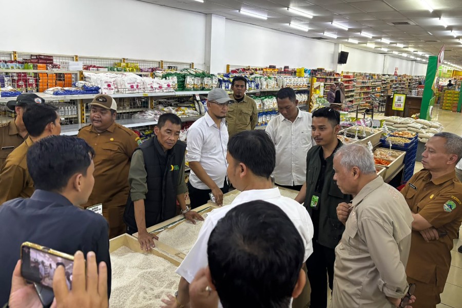 Cek Harga Beras, Polres Majalengka Temukan Perbedaan Harga
