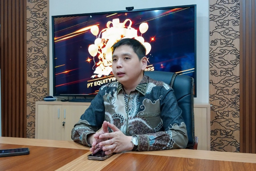 Pasar Saham Tertekan, Emas Berjangka Buka Peluang bagi Investor