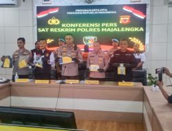Tiga Pemuda Rusak Motor Pakai Celurit