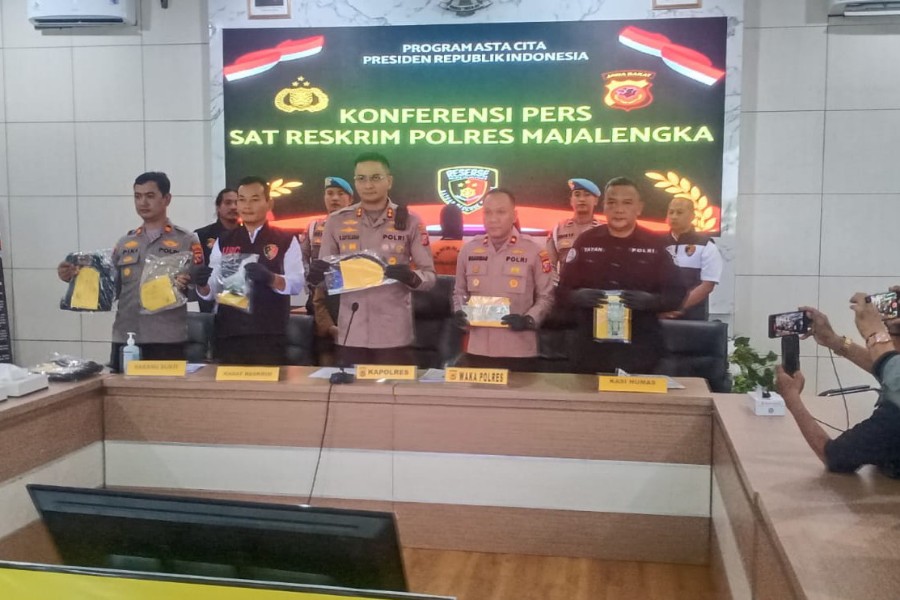 Tiga Pemuda Rusak Motor Pakai Celurit