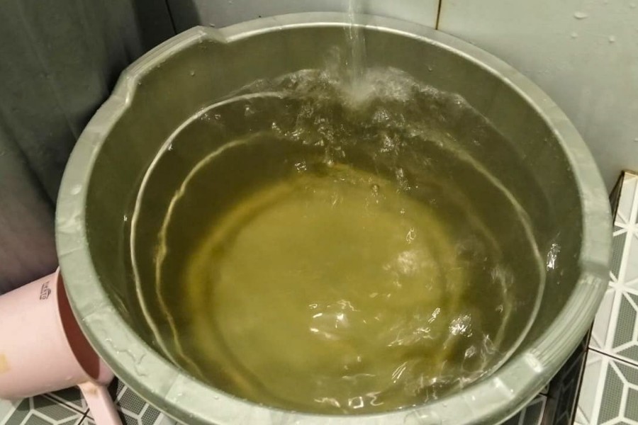 Warga Pasindangan Keluhkan Air PDAM Tirta Jati yang Kuning dan Berbau